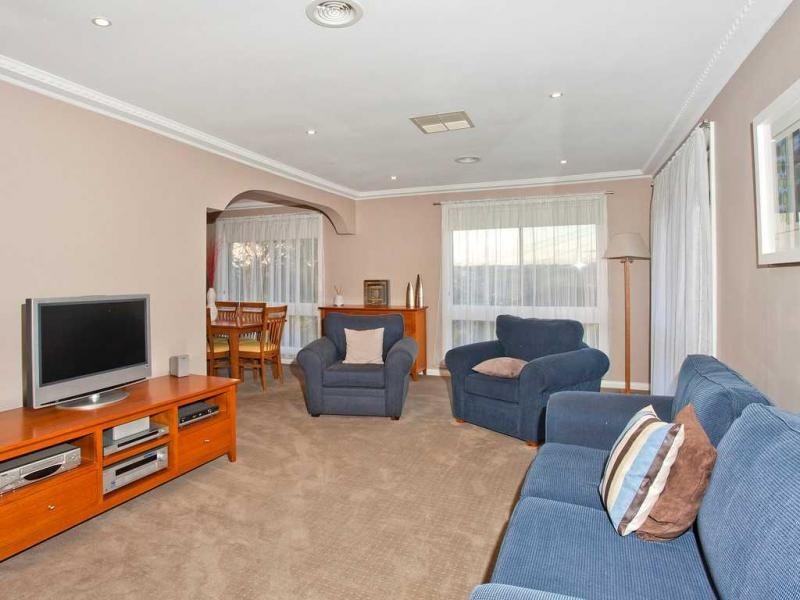 40 Outlook Drive, Glenroy VIC 3046
