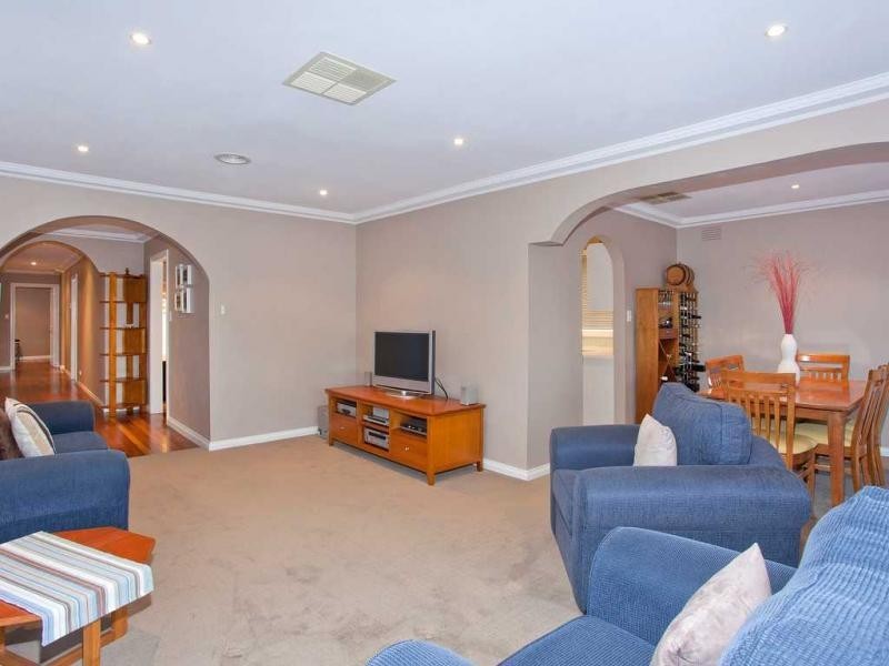 40 Outlook Drive, Glenroy VIC 3046