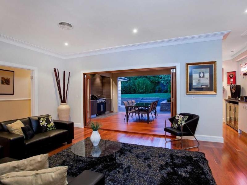 27 Loeman Street, Strathmore VIC 3041