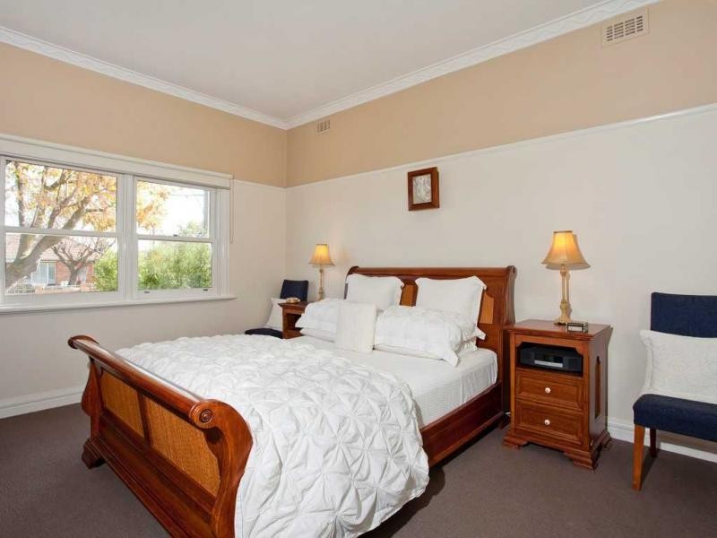 252 Napier Street, Strathmore VIC 3041
