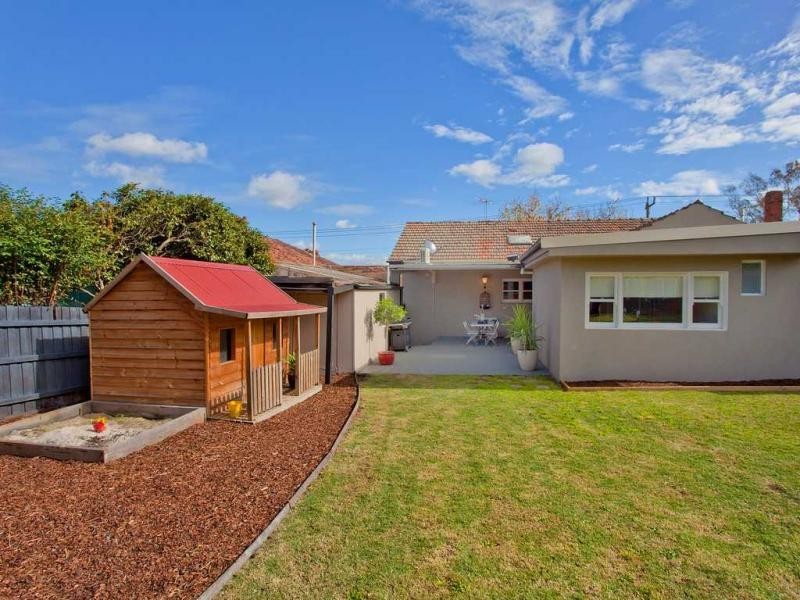 252 Napier Street, Strathmore VIC 3041