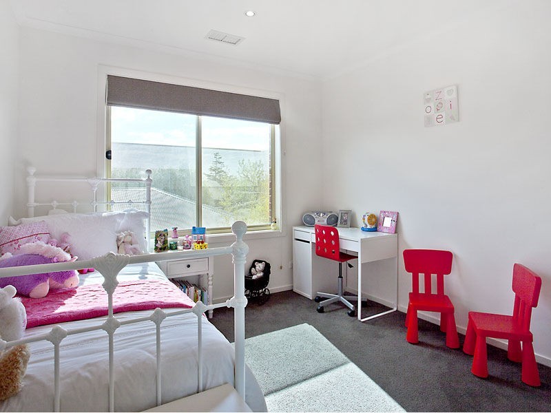 1/24 Lind Street, Strathmore VIC 3041