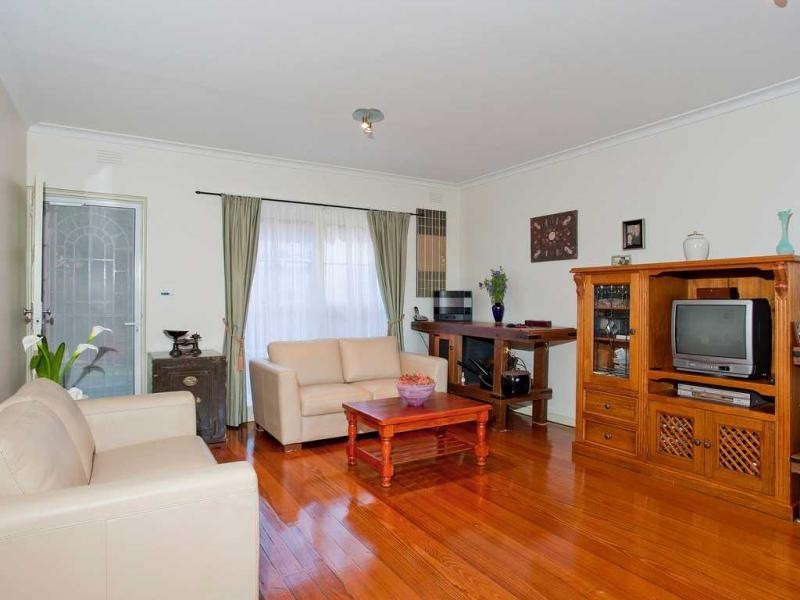 3/242 Woodland Street, Strathmore VIC 3041