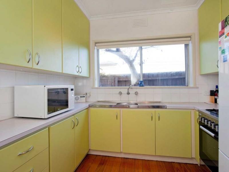 3/242 Woodland Street, Strathmore VIC 3041