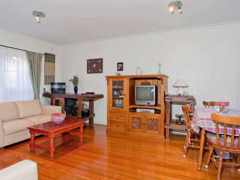 3/242 Woodland Street, Strathmore VIC 3041