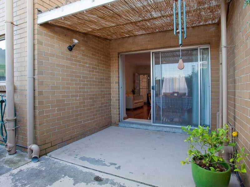 3/242 Woodland Street, Strathmore VIC 3041