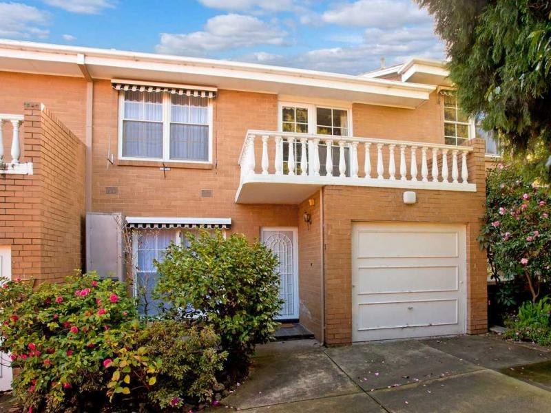 3/242 Woodland Street, Strathmore VIC 3041