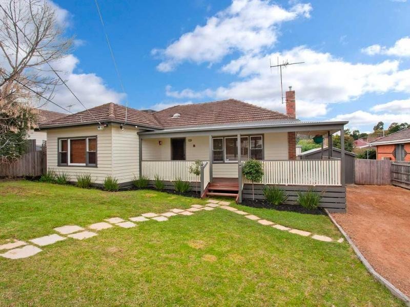 8 Victoria Street, Oak Park VIC 3046