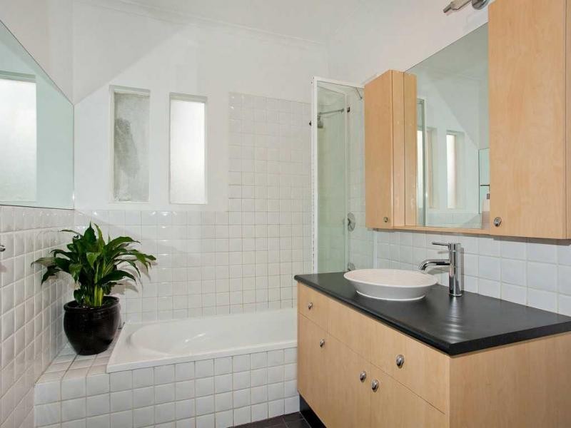 8 Victoria Street, Oak Park VIC 3046