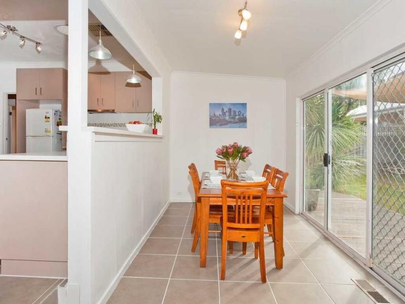 8 Victoria Street, Oak Park VIC 3046