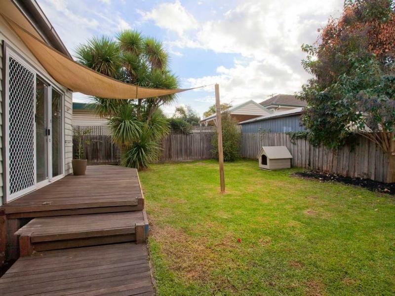 8 Victoria Street, Oak Park VIC 3046