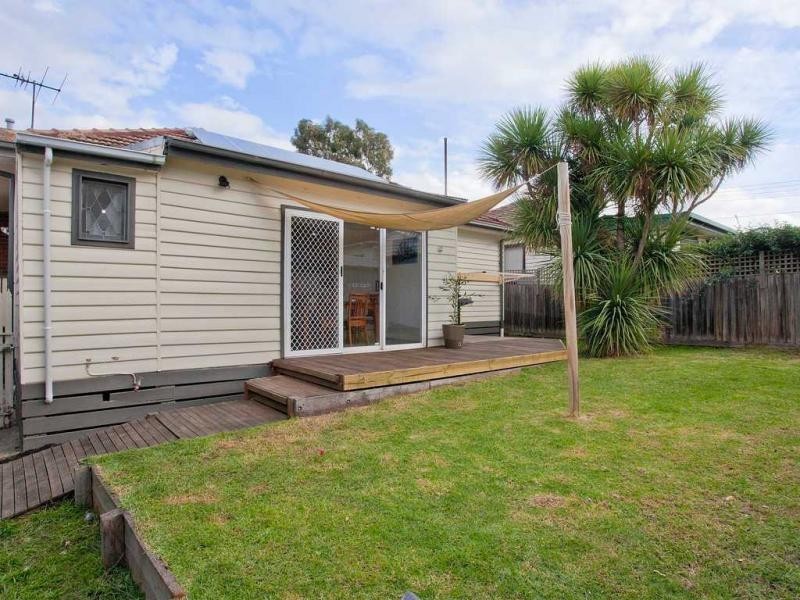 8 Victoria Street, Oak Park VIC 3046