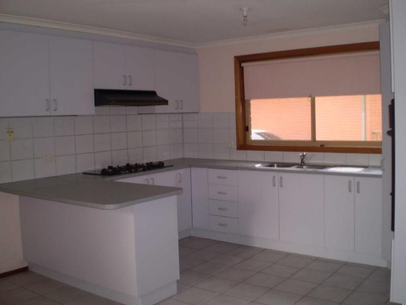 1/11 Elgata Close, Meadow Heights VIC 3048