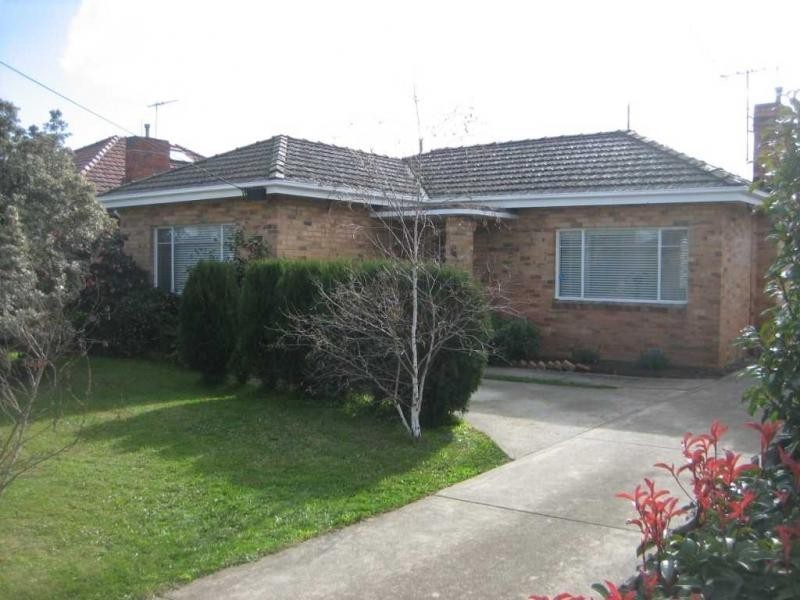 1/14 Kernan Street, Strathmore VIC 3041