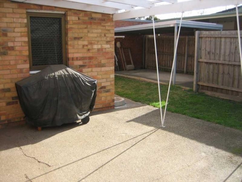 1/14 Kernan Street, Strathmore VIC 3041