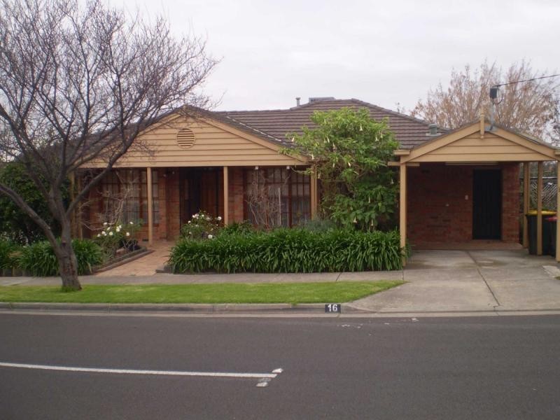 16 Downes Street, Strathmore VIC 3041