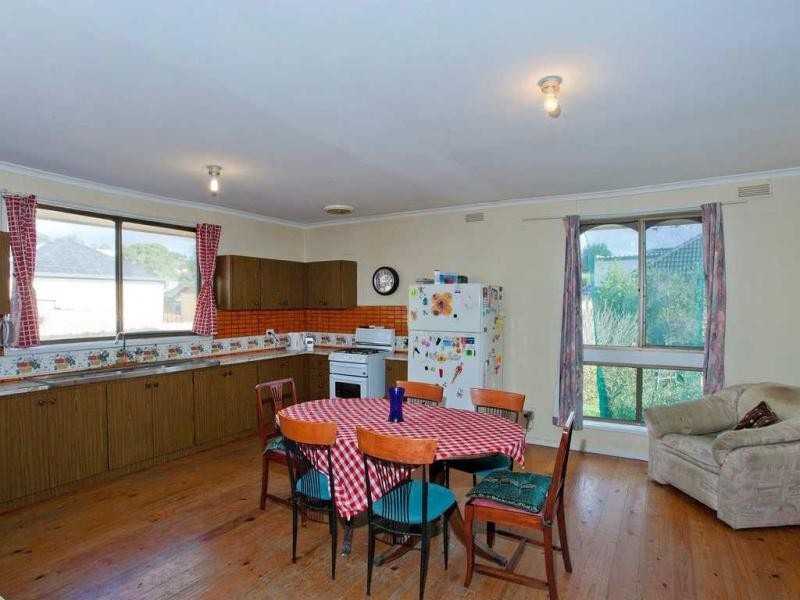 5B Gregory Street, Oak Park VIC 3046
