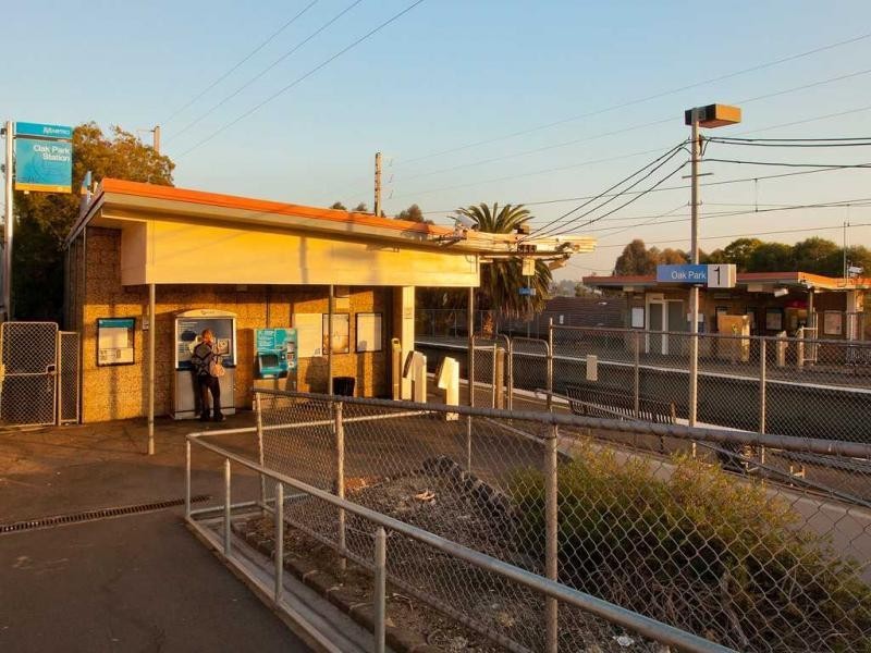 5B Gregory Street, Oak Park VIC 3046