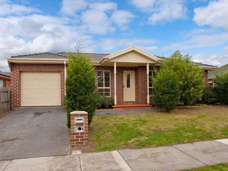 1/32 Banksia Grove, Tullamarine VIC 3043