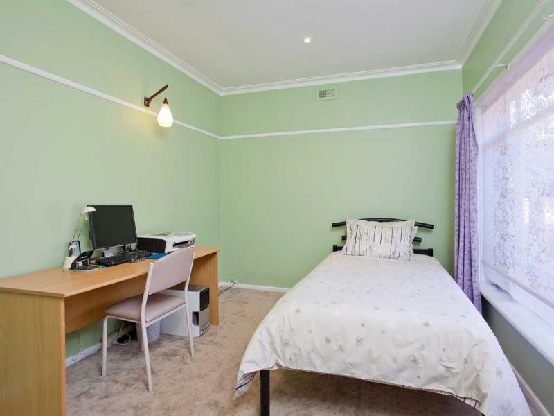 78 Hillsyde Parade, Strathmore VIC 3041