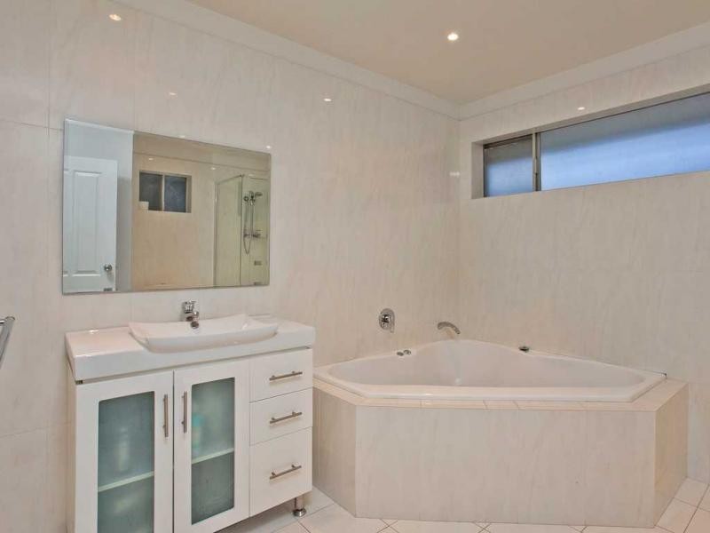 373 Mascoma Street, Strathmore Heights VIC 3041