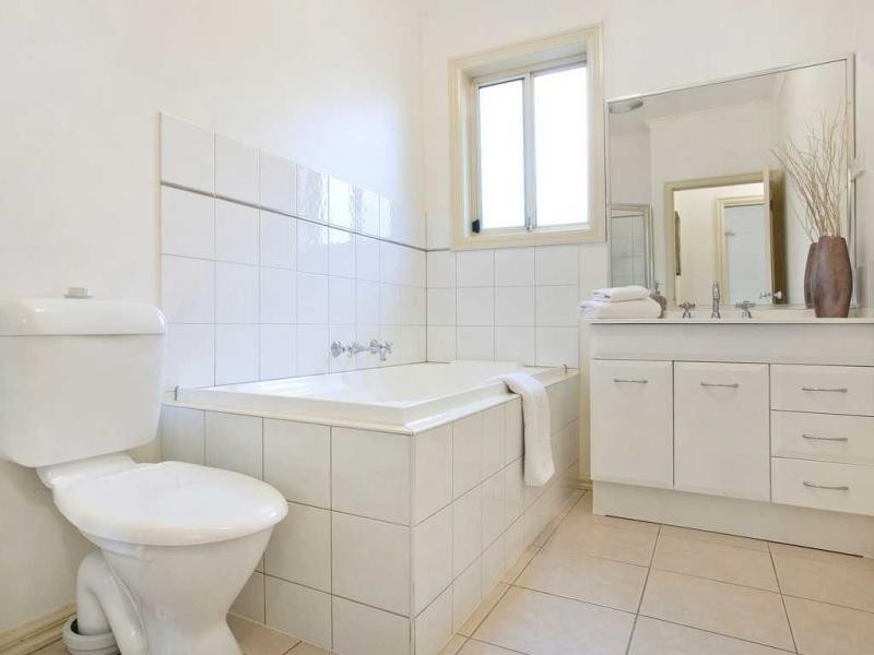 1/32 BANKSIA Grove, Tullamarine VIC 3043