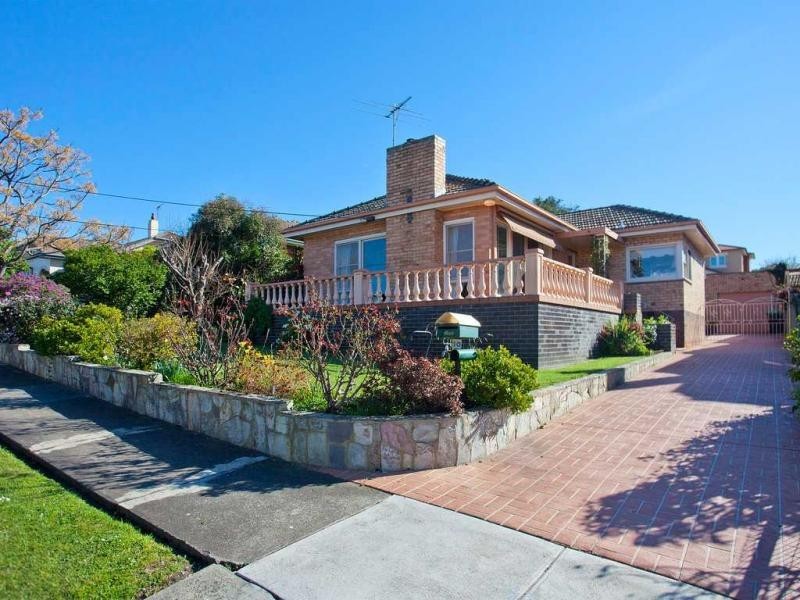 10 Rosebank Avenue, Strathmore VIC 3041