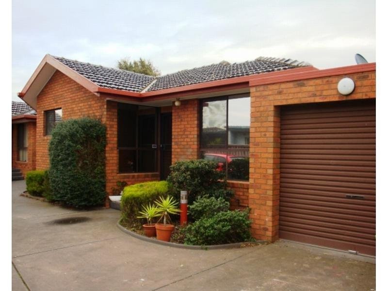 2/63 Rhodes Parade, Oak Park VIC 3046