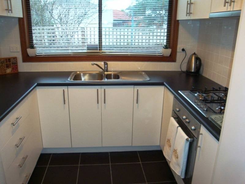 2/63 Rhodes Parade, Oak Park VIC 3046