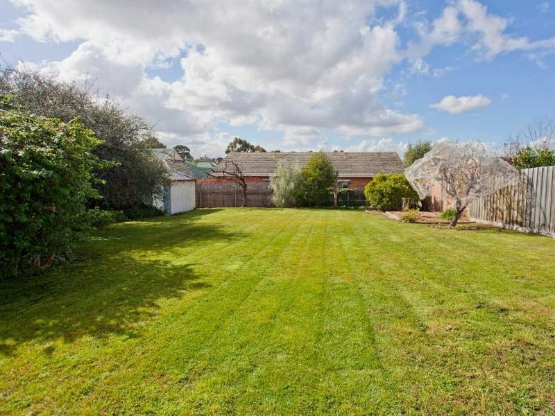 10 Banchory Street, Essendon VIC 3040