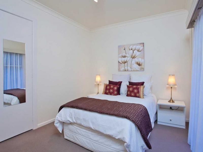 6 Rosebank Avenue, Strathmore VIC 3041