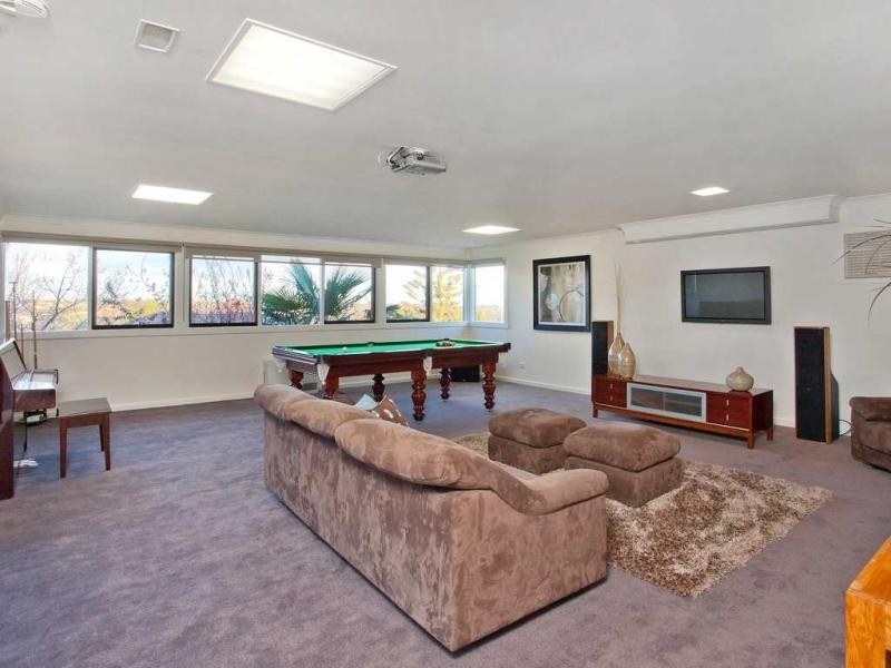 6 Rosebank Avenue, Strathmore VIC 3041