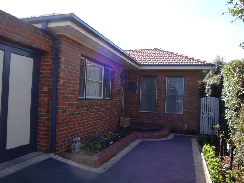 2/12 Cartwright Street, Oak Park VIC 3046