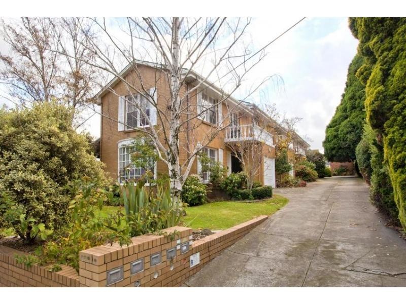 3/242 Woodland Street, Strathmore VIC 3041