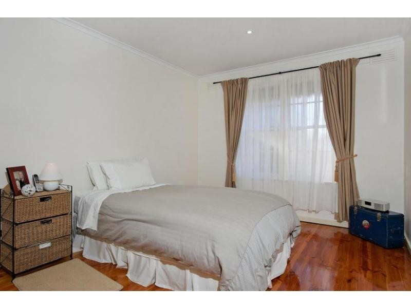 3/242 Woodland Street, Strathmore VIC 3041