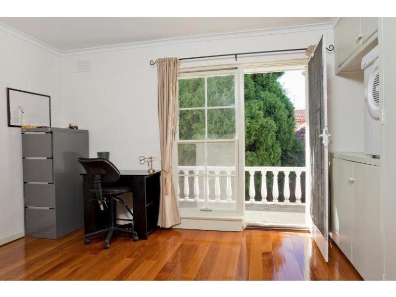 3/242 Woodland Street, Strathmore VIC 3041