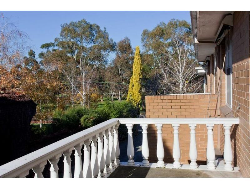 3/242 Woodland Street, Strathmore VIC 3041