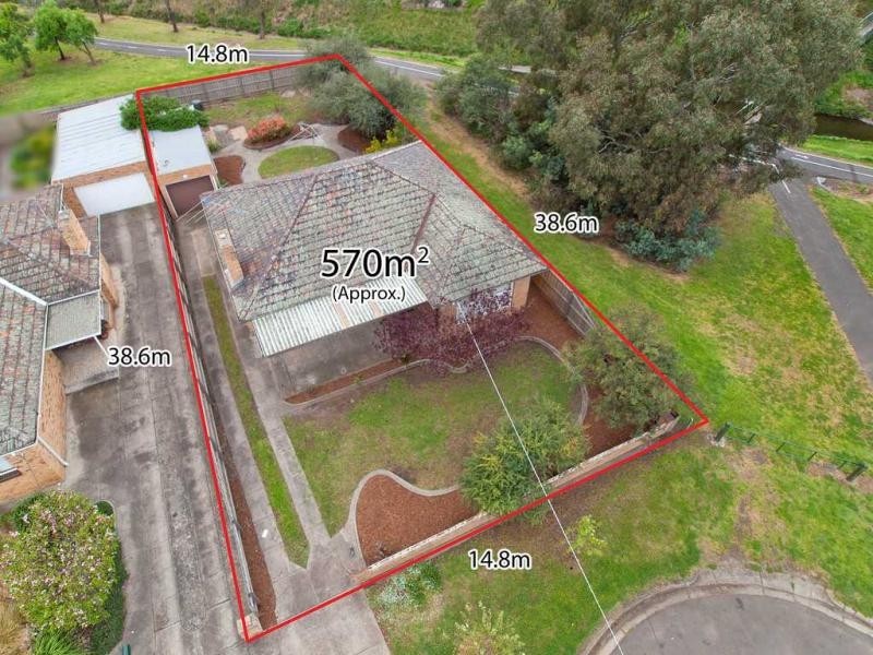 15 Talbot Road, Strathmore VIC 3041