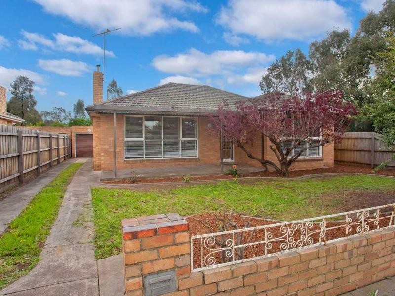15 Talbot Road, Strathmore VIC 3041