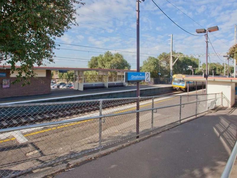 15 Talbot Road, Strathmore VIC 3041