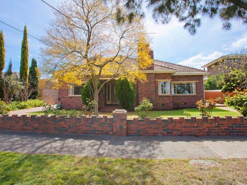 4 Glenbervie Road, Strathmore VIC 3041
