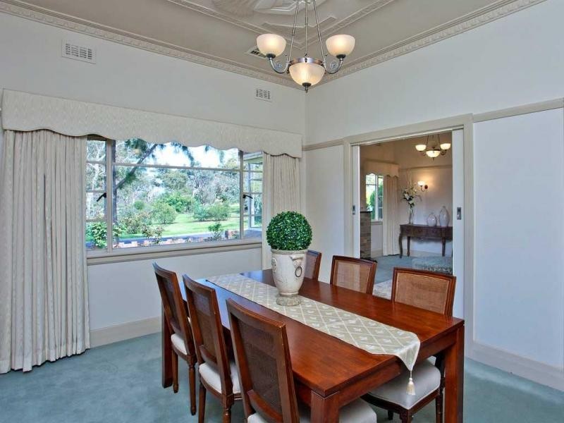 4 Glenbervie Road, Strathmore VIC 3041