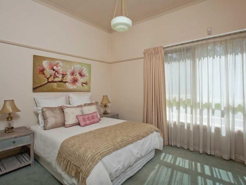 4 Glenbervie Road, Strathmore VIC 3041