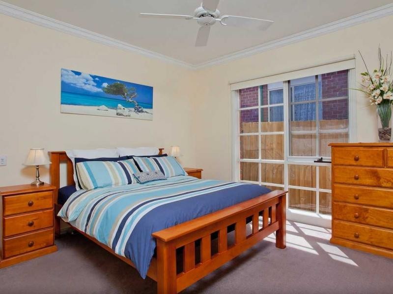 2/35 Balmoral Avenue, Strathmore VIC 3041