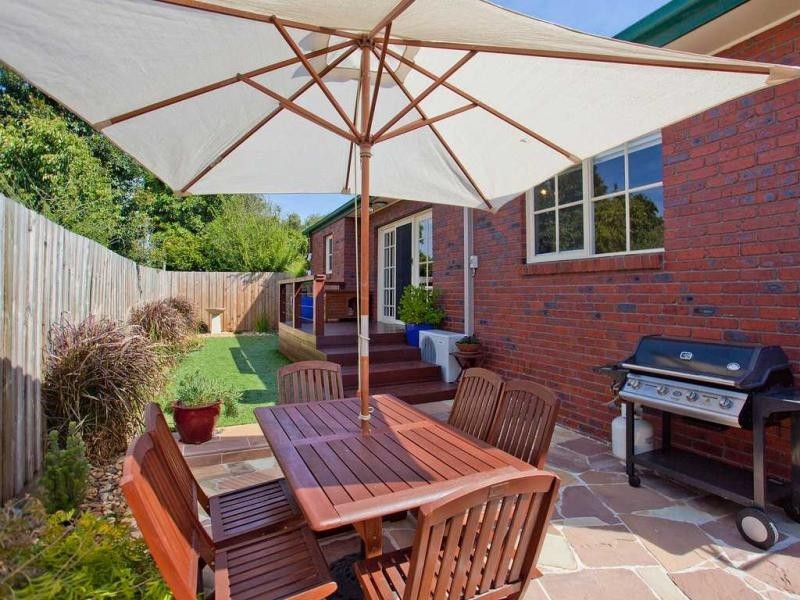 2/35 Balmoral Avenue, Strathmore VIC 3041