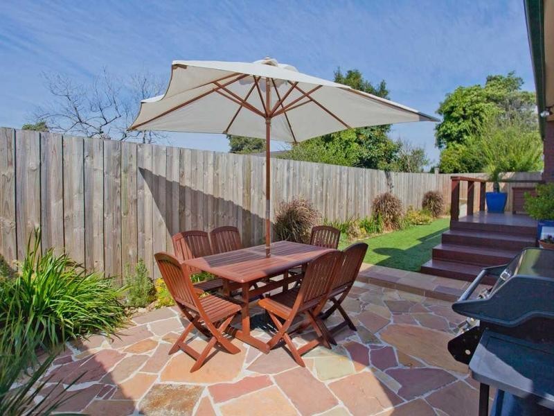 2/35 Balmoral Avenue, Strathmore VIC 3041