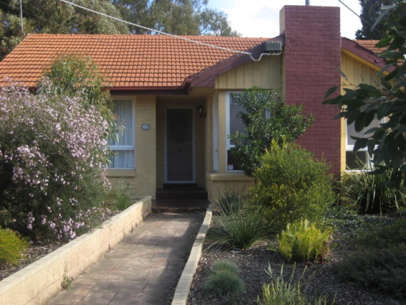 17 Flannery Court, Oak Park VIC 3046