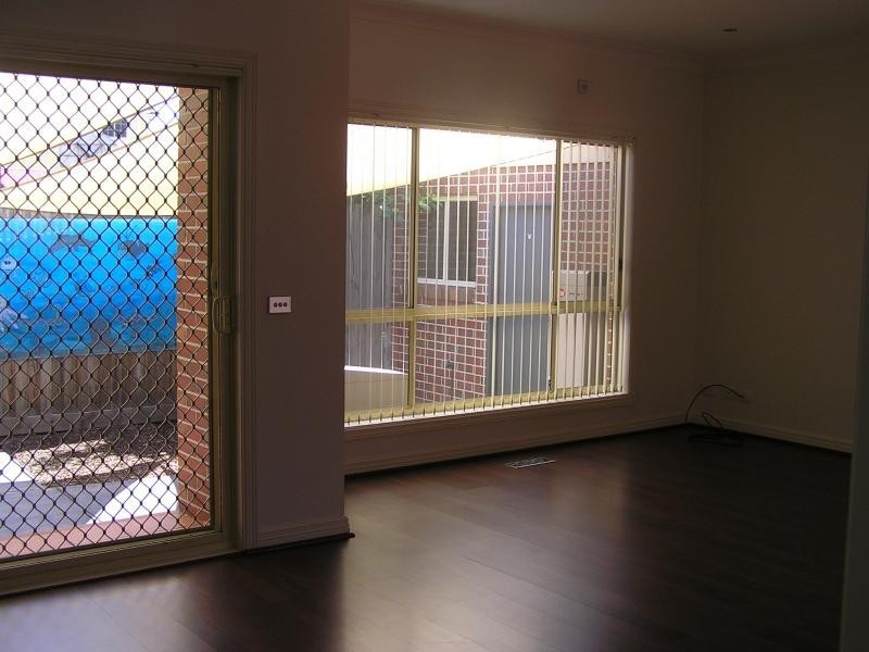 2/324 O’Hea Street, Pascoe Vale South VIC 3044
