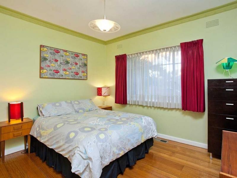 52 Henley Street, Pascoe Vale South VIC 3044