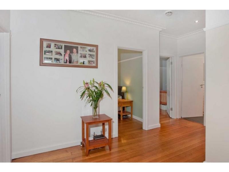 8 VICTORIA Street, Oak Park VIC 3046